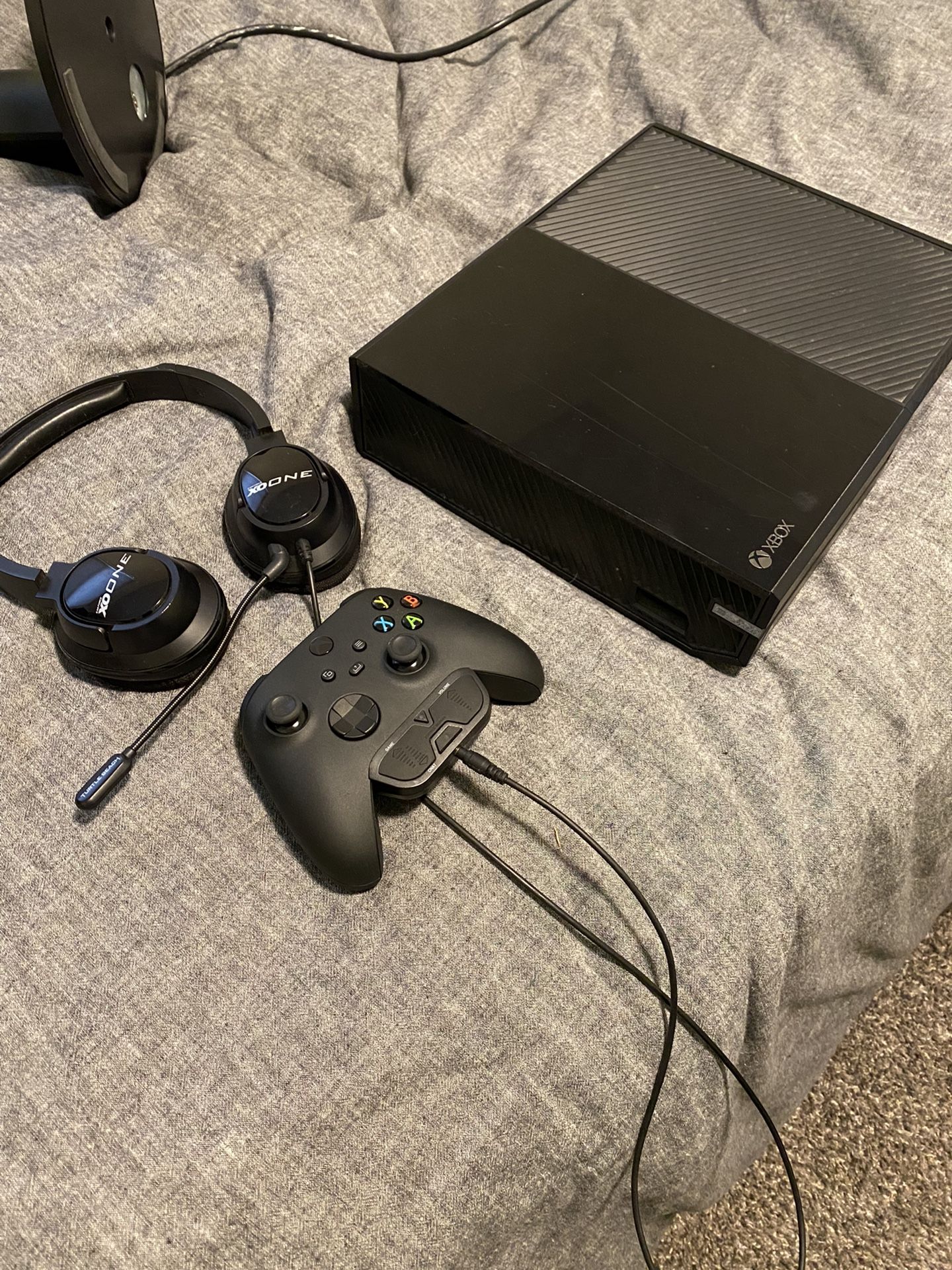 Xbox One 500gb With Brand New Series X Controller And TB Headset