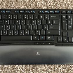 Logitech Cordless S520 Keyboard Wireless And Mouse