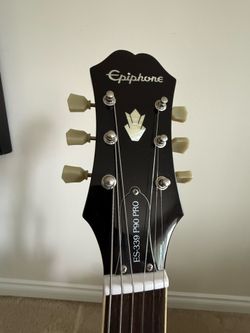 Electric guitar and combo amp