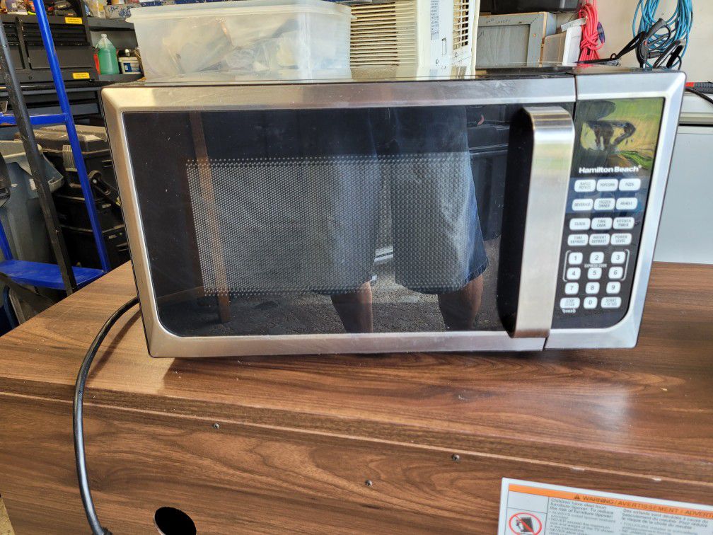 Compact Countertop Microwave 