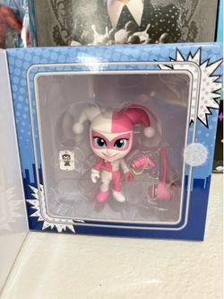 Exclusive NYCC Fall Convention Harley Quinn Pink Vinyl Figure