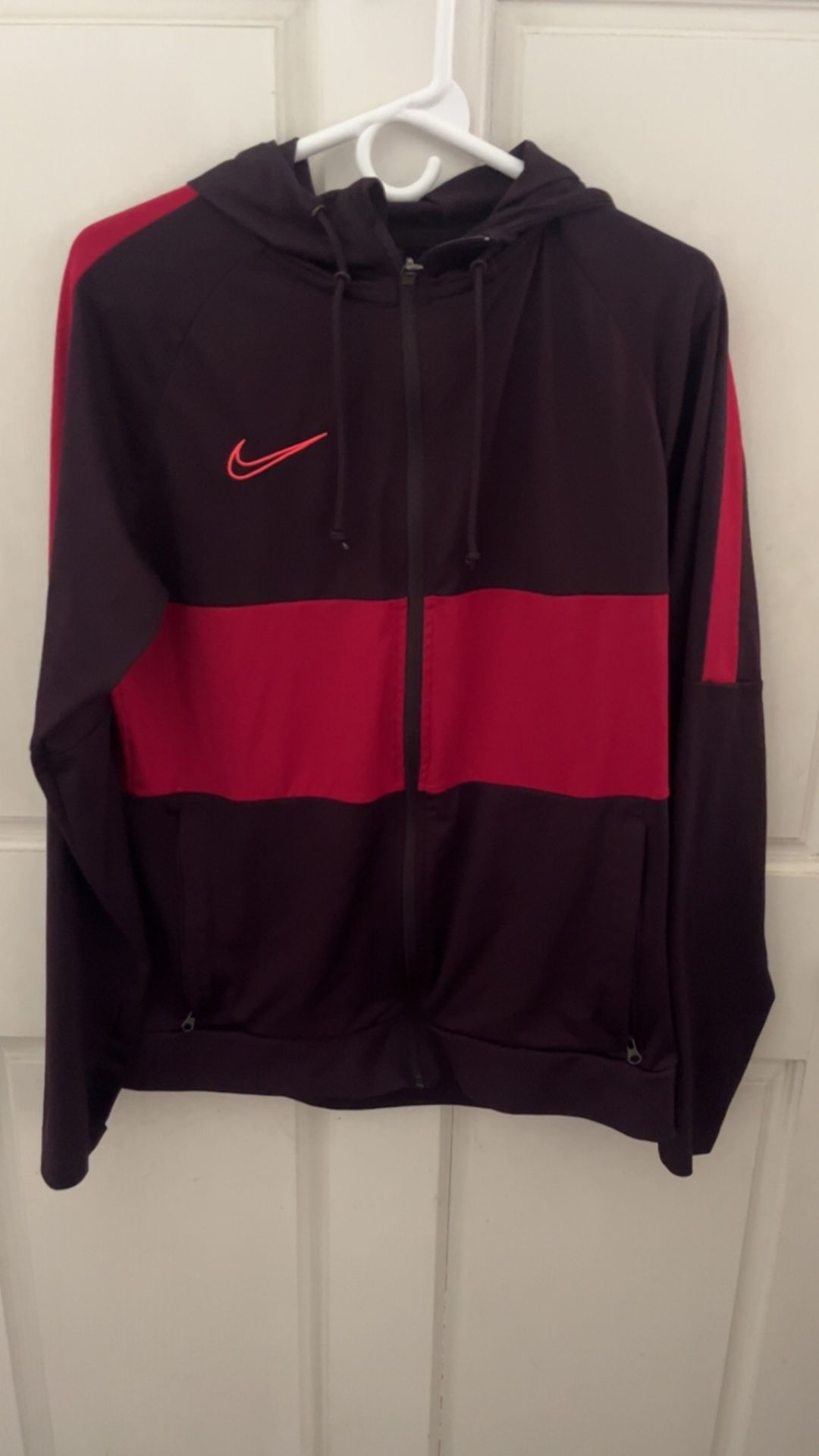 Nike Women’s Dri-Fit Jacket/Sweater