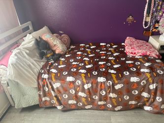 Twin size bed