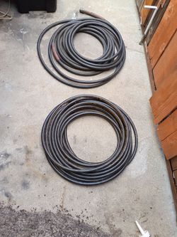 Pressure washer hose one DeWalt and the other one no