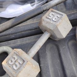 275 Lb Of Weight Super Bowl Special Only 200 Bucks 75 Lb For Free Including Olympic Bar That's Worth A Hundred Bucks