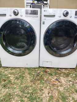 LG washer and steam dryer work great asking 300 or best offer can deliver and install for small fee