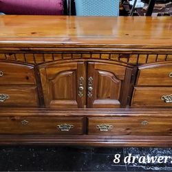 1996 Webb Rustic Pine 8 Drawer Dresser / Pine Chest Of Drawers / Pine Bureau