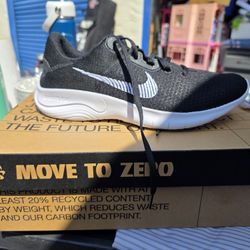 Woman's Nike New Flex Experience RN Blsck White