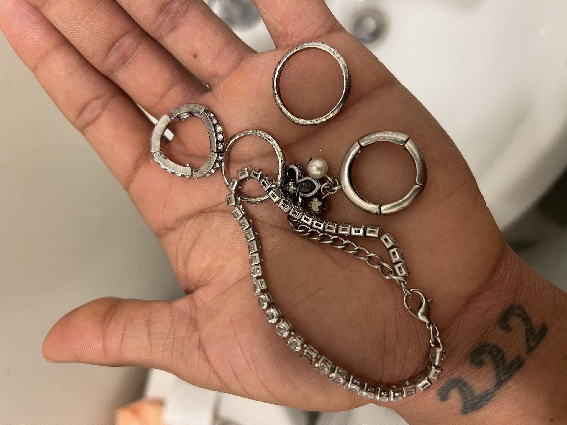 4 Rings 1 Bracelet