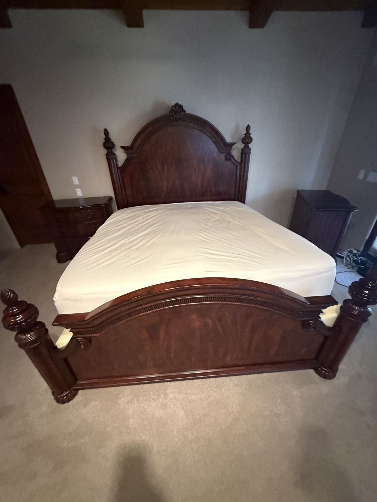Timeless Solid Wood King Bedroom Set – Ornate Traditional Design – $10,000+ Retail Value
