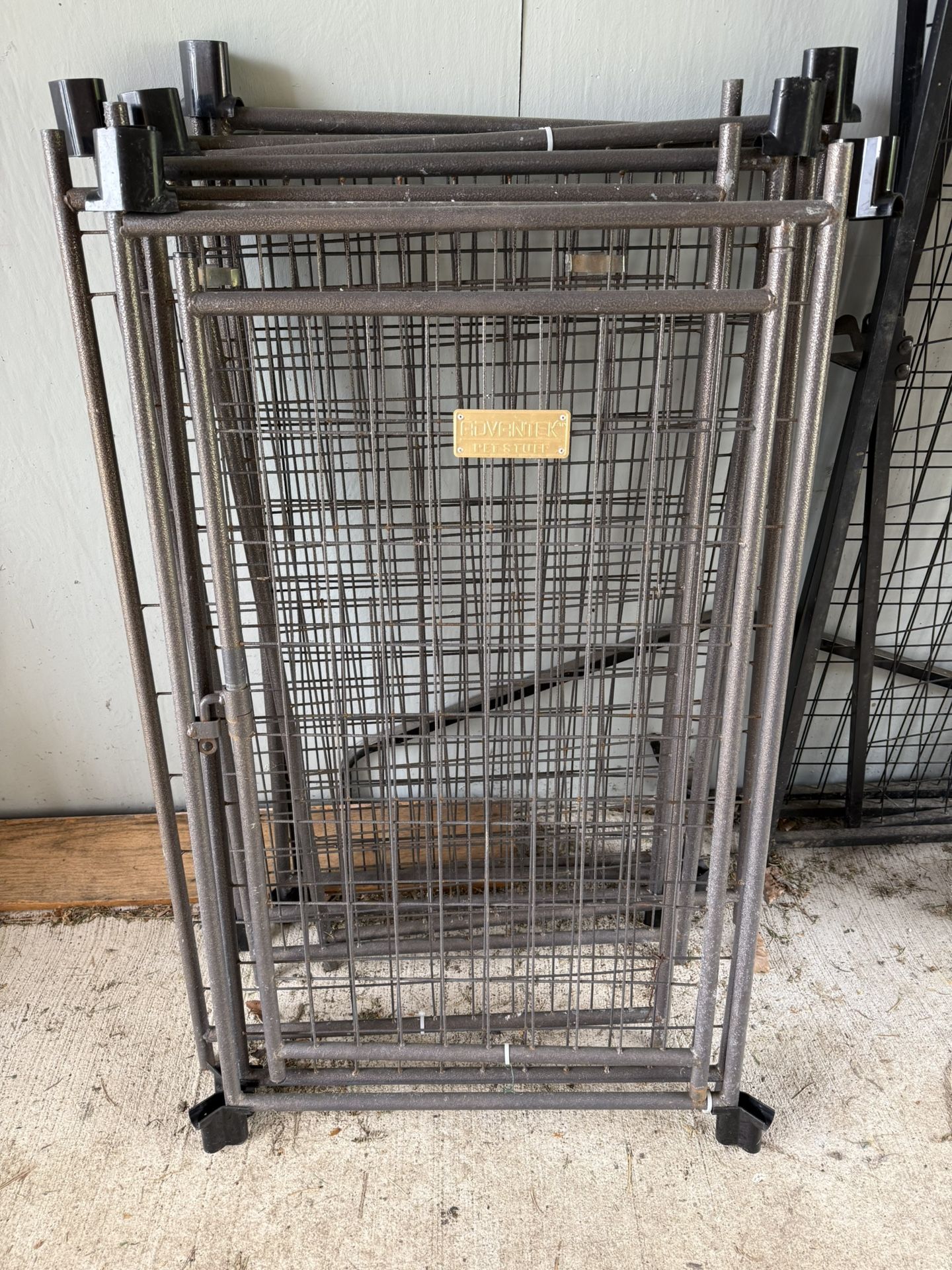 Round Dog Kennel