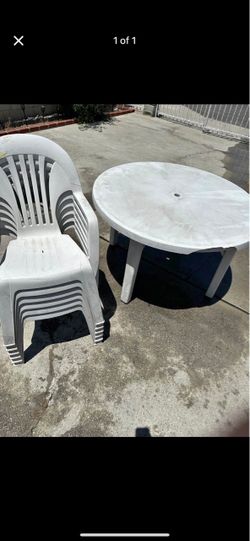 Plastic Outdoor table with 6 chairs