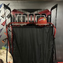 JD sports basketball hoop arcade