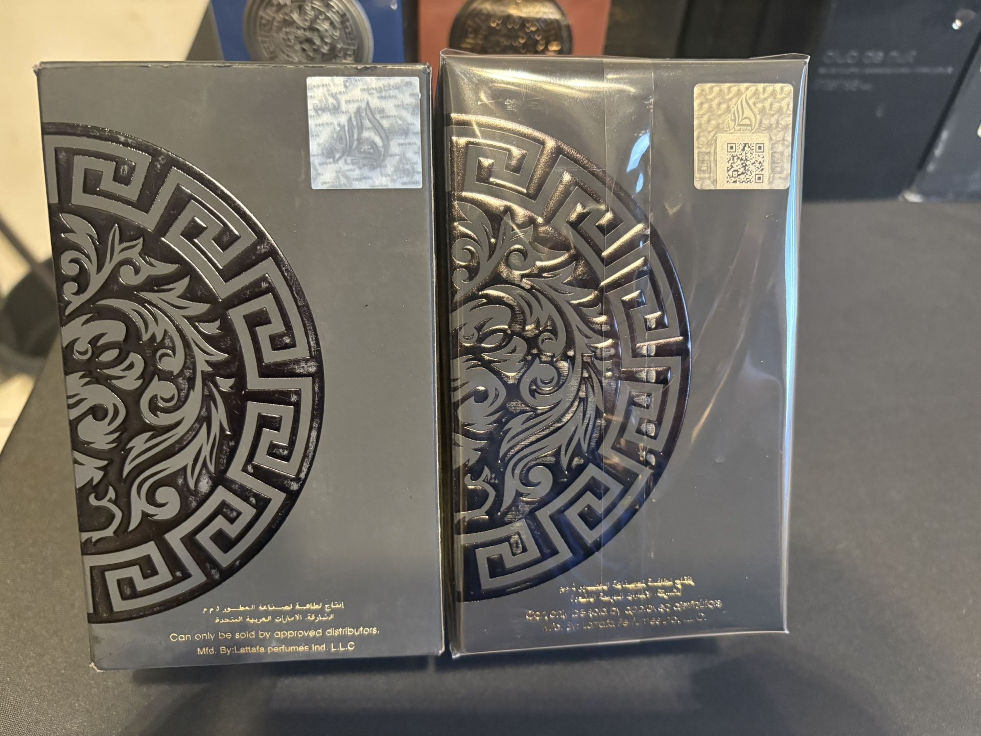 Perfume Atabe Original El De La Derecha , El De La Izquierda Es Muy Buena CALIDAD Pero No Es Original, Compra Prueba Y Compara, (checa Los Sellos Y
