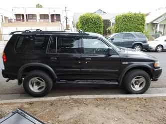 Mitsubishi 2000 $1,600