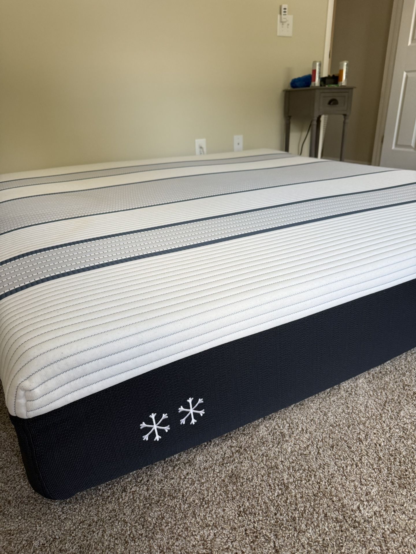 Serta iSeries Hybrid King Size Mattress