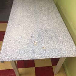 Table (metal frame, great for outdoors)