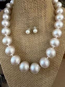 Juegos collares aretes perlas diferentes modelos joyería antigua cada uno
