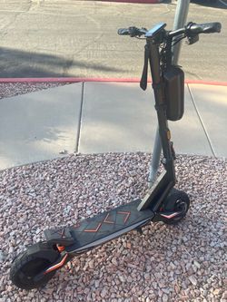 ELECTRIC SCOOTER 45 MILE RANGE