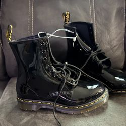 Women Boots Sz 8