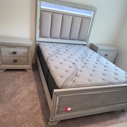 Brand New! 7pc Queen/king Bedroom Set😍/ Take it home with Only $39down/Hablamos Español Y Ofrecemos Financiamiento 🙋🏻‍♂️
