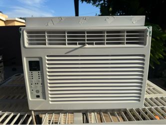 GE 6000 BTU Window Air Conditioner AKQ06LZG1