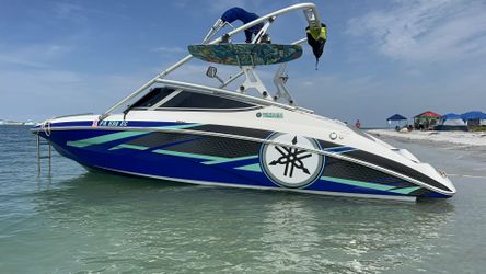 2014 Yamaha 212x high Output twin engines