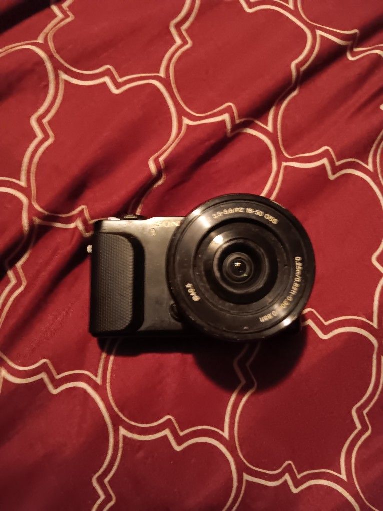 SONY Alpha NEX-3N black 16.1MP Mirrorless Digital Camera With OSS 16-50mm lens