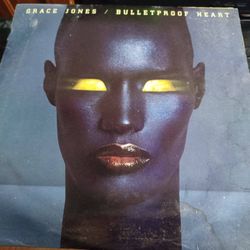 GRACE JONES VINYL ALBUM AND SONY FULLY AUTOMATIC TURNTABLE $200 FINAL PRICE READ DESCRIPTION AND SEE 👀 ALL PICTURES 