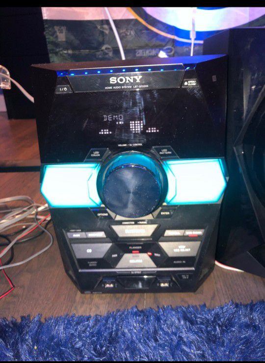 Sony - 700W Stereo System

