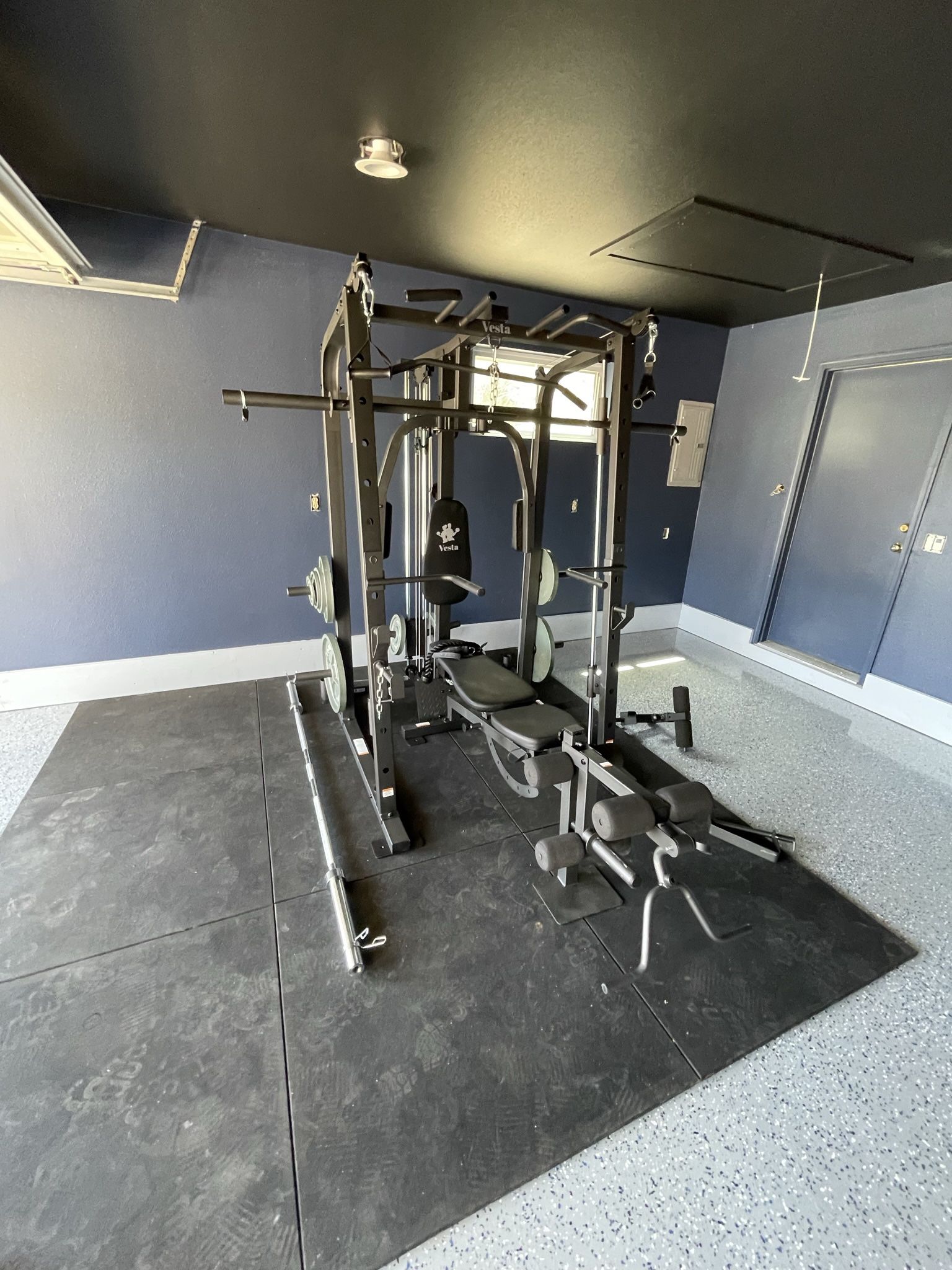 Vesta Fitness Smith Machine 1001 w/Bench Attachment 230lb Bumpers Olympic Weights 7ft Olympic Bar Fitness Gym Equipment FREE DELIVERY 🚚
