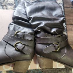 Size 9.5 Brown CUTE boots!