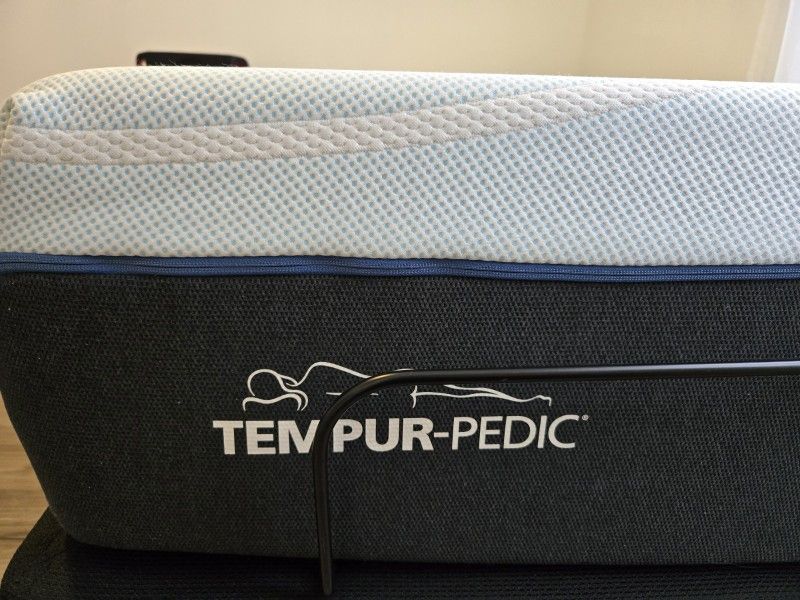 🔥 Brand New TEMPUR-LuxeBreeze® Mattress + 🔥 Sealy Ease 3.0 Adjustable Base – Twin XL [Crypto ok]
$2,770