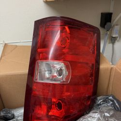 Set Of Headlights For 2012 Chevy Silverado 2500