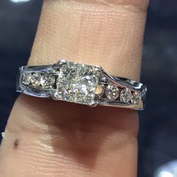 14k White Gold Engagement ring with 0.75ct diamonds