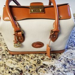 Brand NEW VINTAGE Dooney & Bourke Solid LEATHER Purse Brand NEW NEVER used