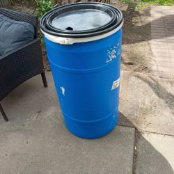 55 Gallon Blue Storage Drum/ Rain Barrel 