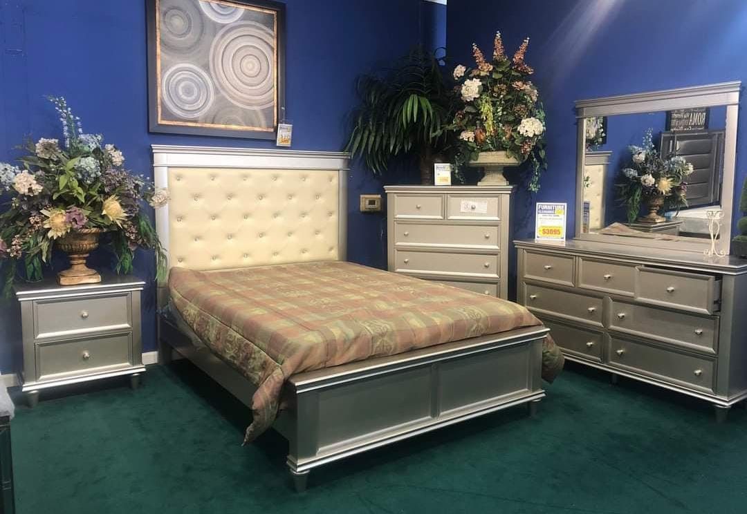 Bedroom Set Queen or King Bed Dresser Nightstand Mirror Chest Options