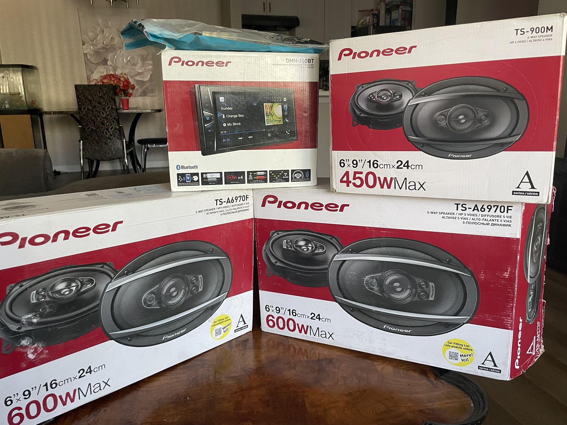 Speaker Bundle BRAND NEW