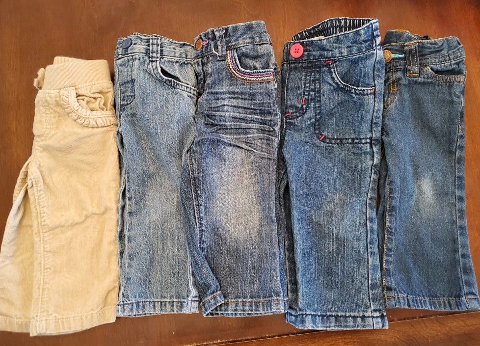 12 month baby girl Jean's. All for $5.