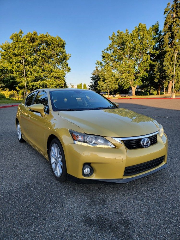 2011 Lexus CT 200h