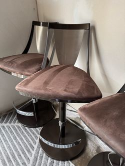 e Elite Modern Lana Swivel Barstool