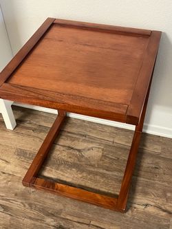 Wood C-Shape Side Table