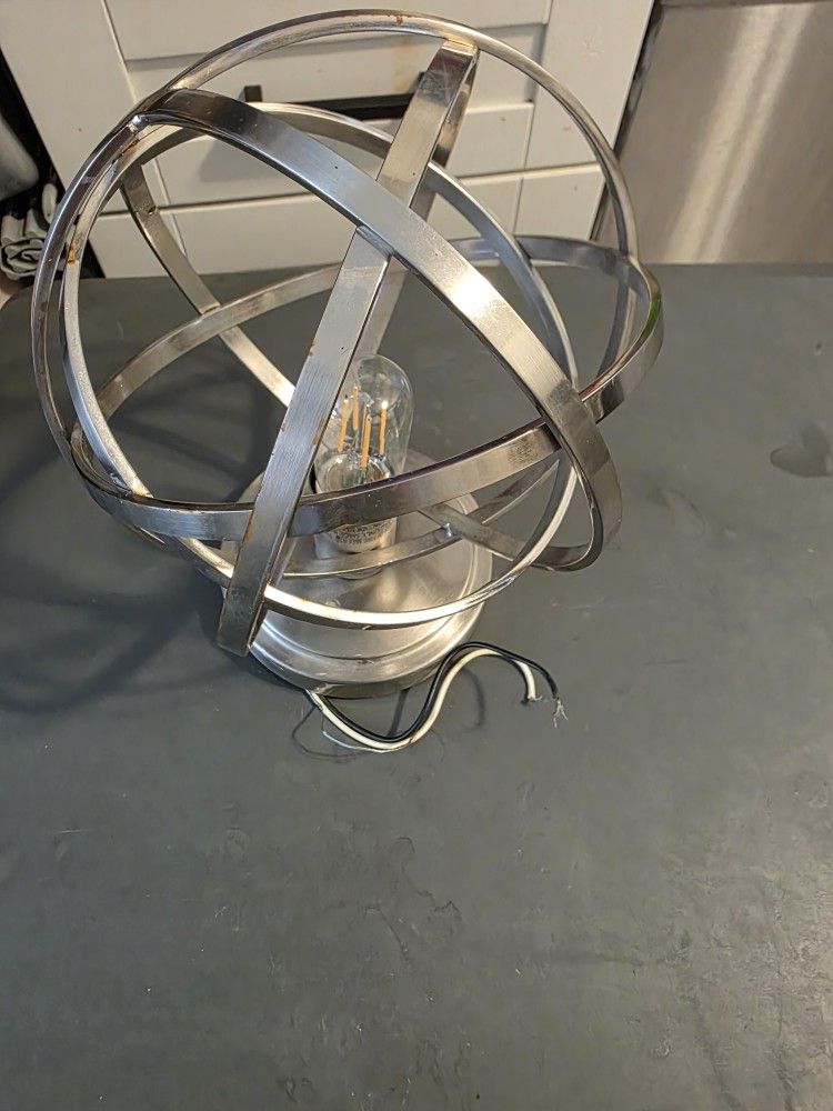 Very Nice And In Very Good Condition Light From Lamps Plus Lighting Rancho&Mill Colton