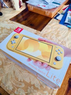 Nintendo Switch Lite Yellow