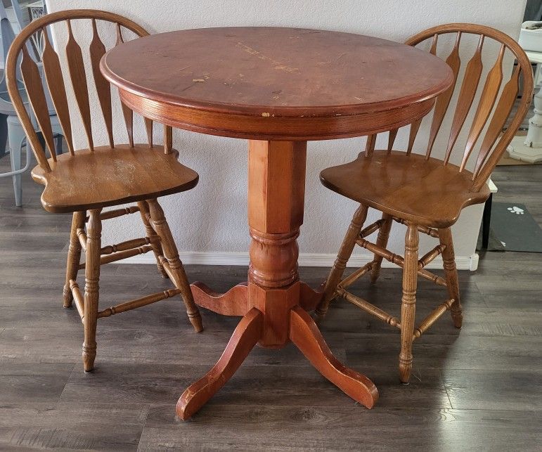 Hightop Table & Chairs