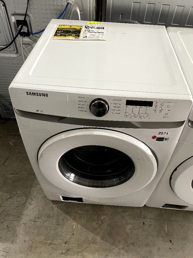 Kenmore 33” 20.6 cubic feet upright freezer with auto defrost white $500