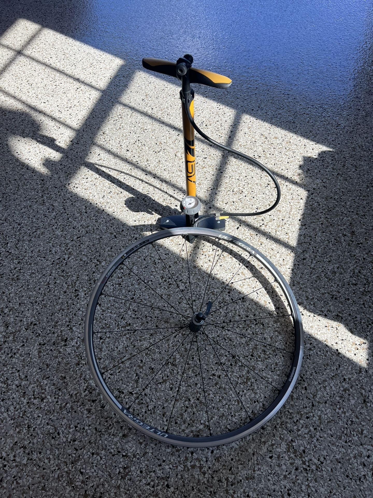 Shimano Ultegra Rim With Tire Pump