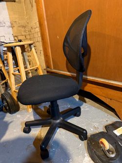 Rolling chair