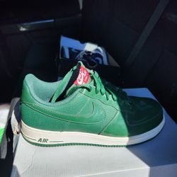 AF1 Patent Leather Green Size 10.5 . Good Shape 8/10 Perfect For St Patty's 